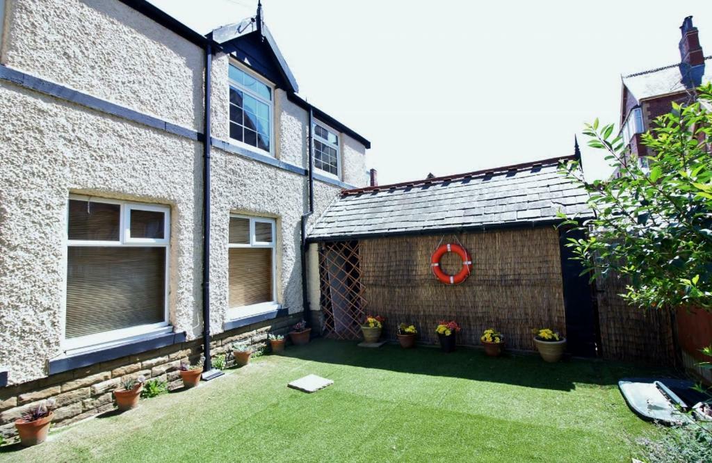 The Coach House Apartment Lytham St Annes Buitenkant foto